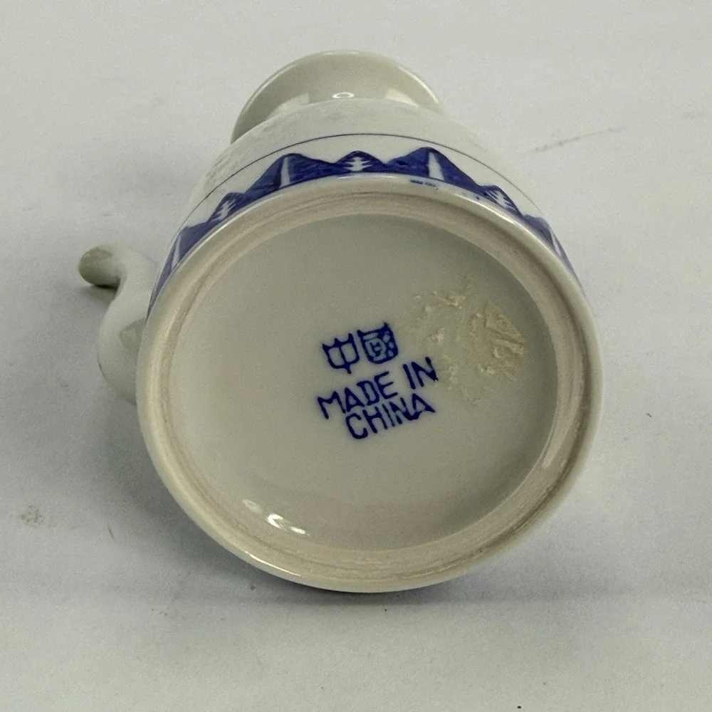 Vintage Chinese Blue and White Rice Grain Porcelain‎ Soy Sauce Dispenser Server